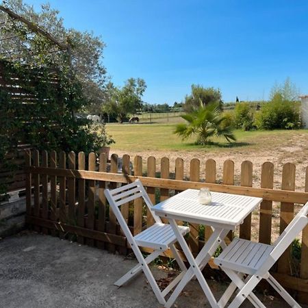 « La Parenthese » Gite En Camargue อาร์ลส์ ภายนอก รูปภาพ